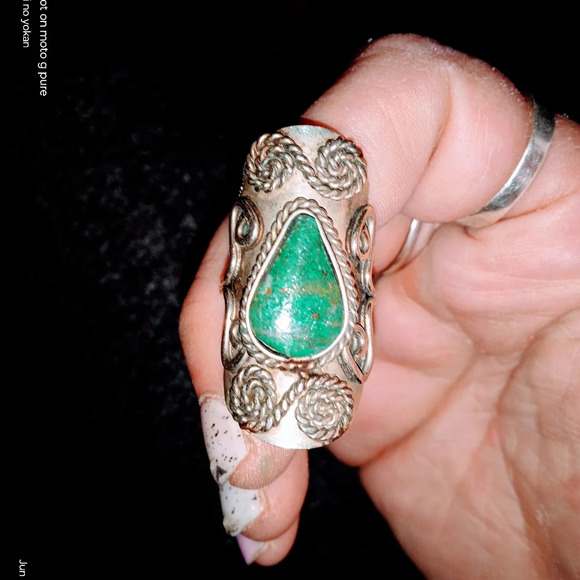 Wrap Green Stone Silver Tone Ring - Picture 8 of 9